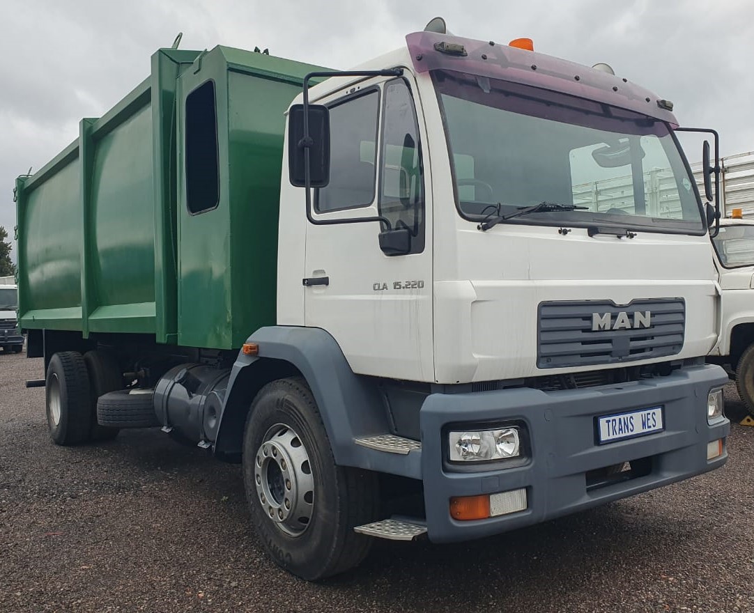 MAN CLA 15.220 (2010) COMPACTOR FOR SALE IN PRETORIA