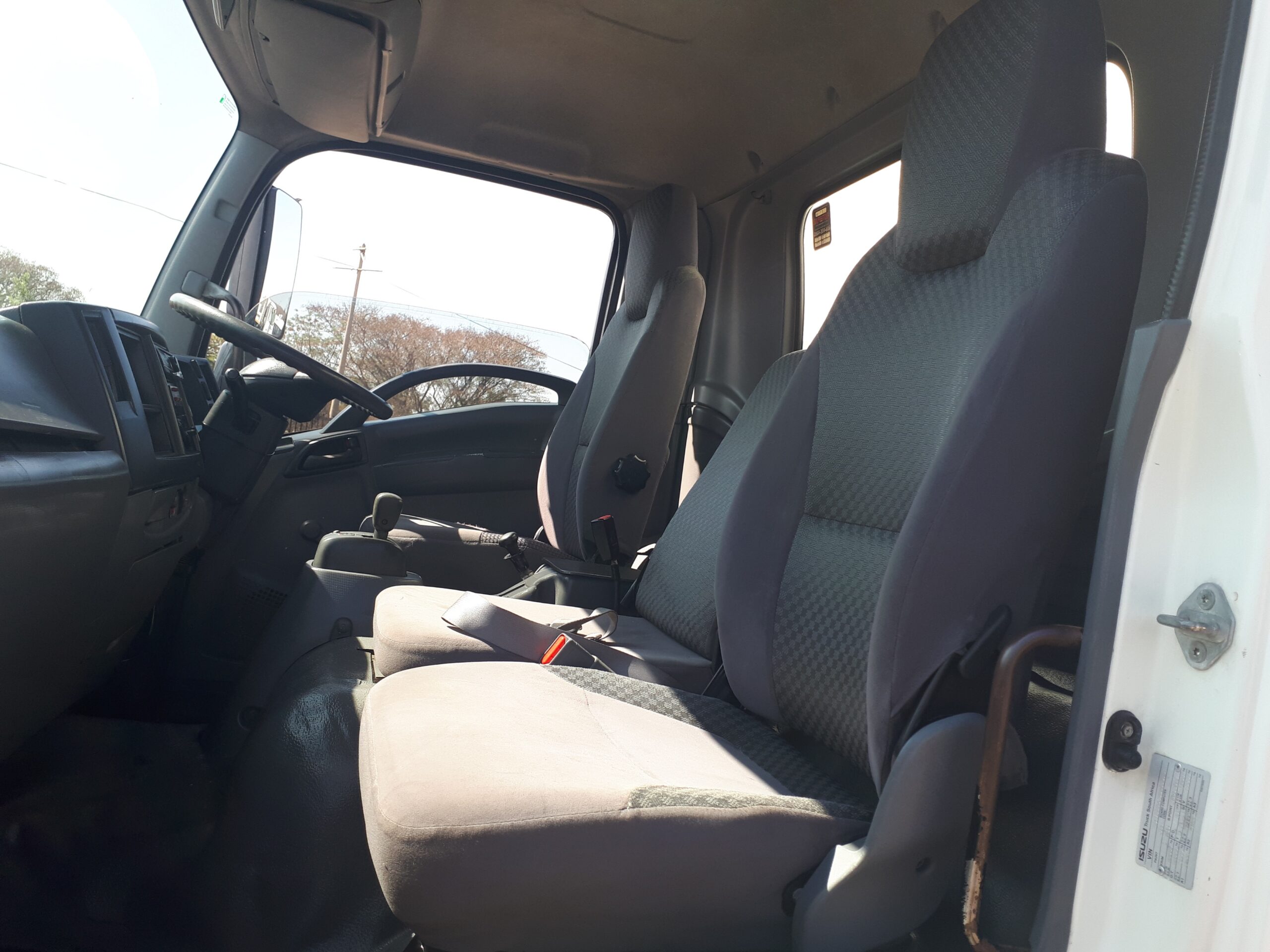 ISUZU FRR500 (2013) TRUCK FOR SALE IN PRETORIA