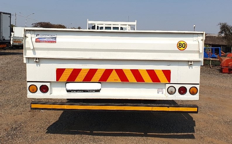NISSAN UD100 (2014) DROPSIDE TRUCK FOR SALE IN PRETORIA GAUTENG