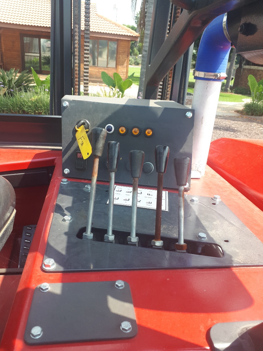 MOFFET M5 20.3 (2015) FORKLIFT FOR SALE IN PRETORI GAUTENG
