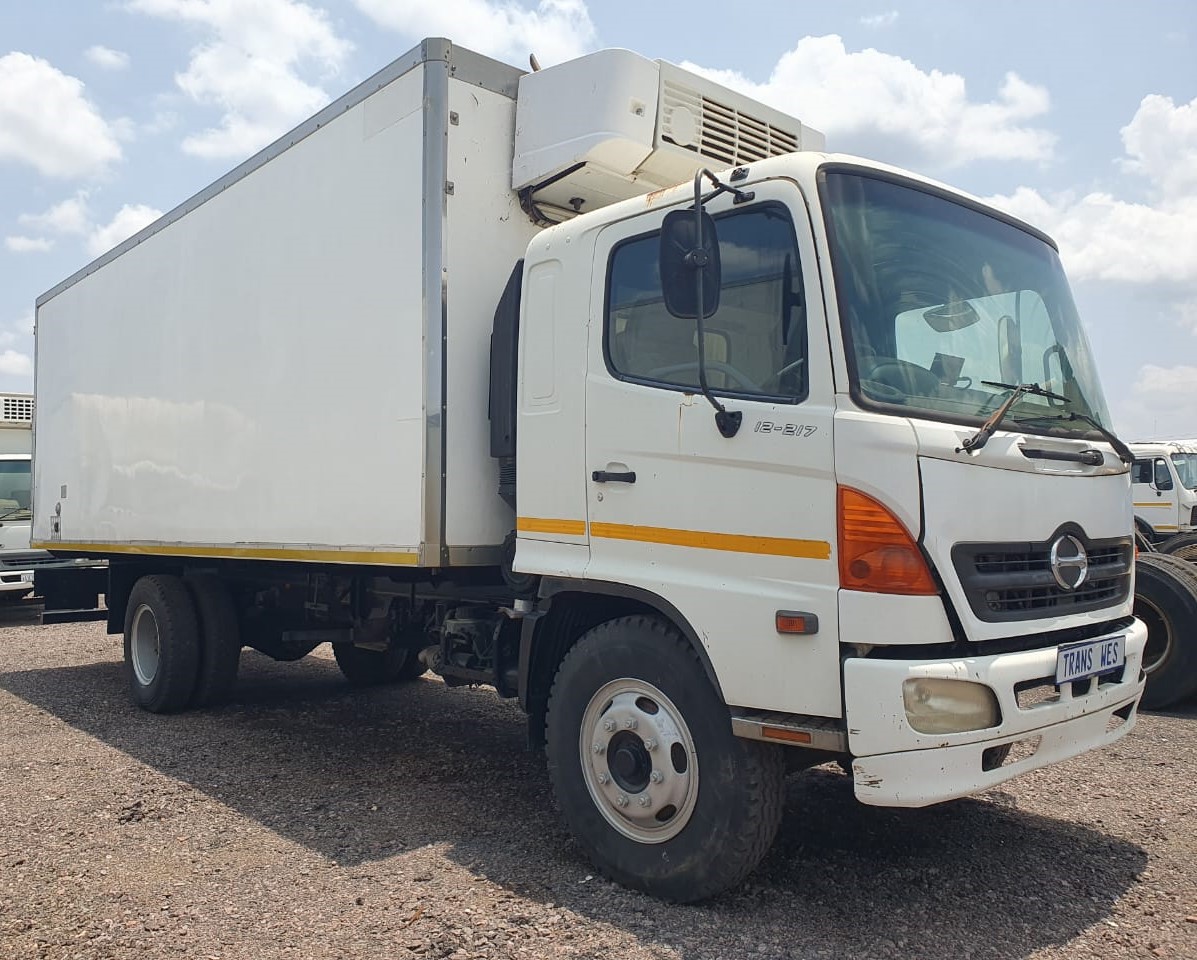 HINO 12-217 (2006) FRIDGE TRUCK FOR SALE IN PRETORIA