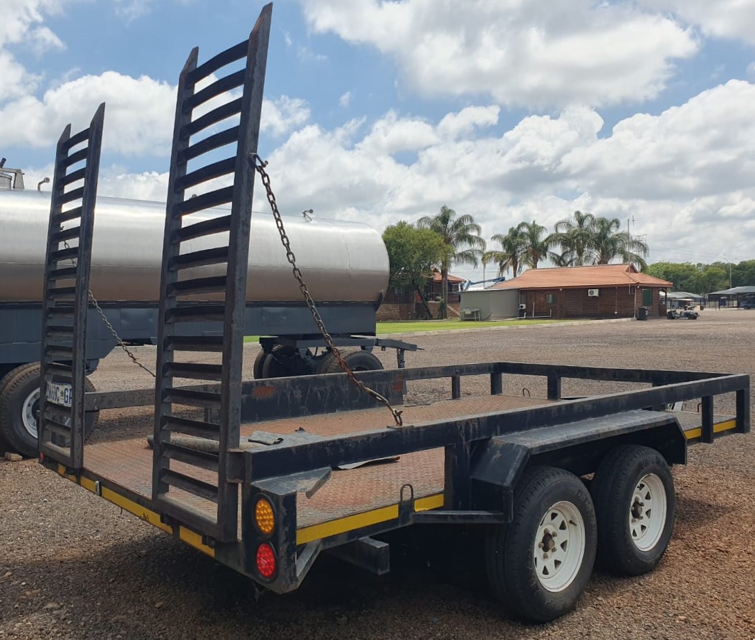 PLATINUM BOBCAT (2014) TRAILER FOR SALE IN PRETORIA
