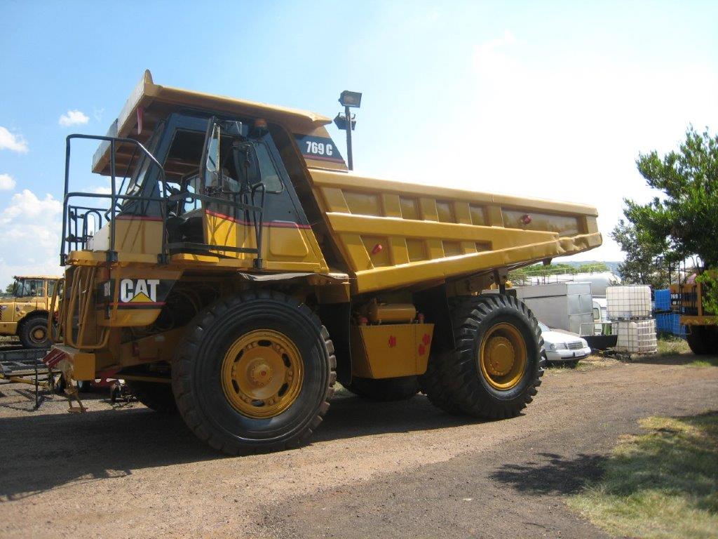 CATERPILLAR 769C (1995) DUMPER TRUCK FOR SALE IN PRETORIA GAUTENG