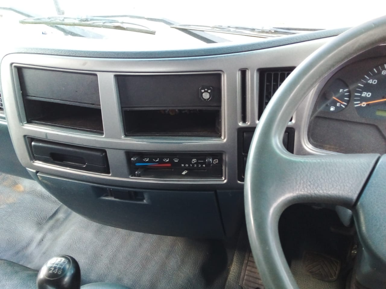 NISSAN UD80 (2012) DROPSIDE TRUCK FOR SALE IN PRETORIA GAUTENG