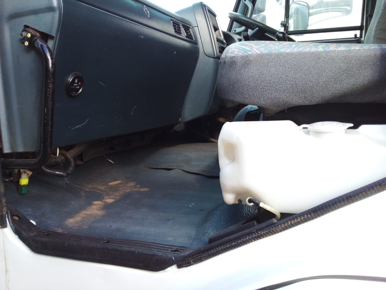 NISSAN UD80 (2012) DROPSIDE TRUCK FOR SALE IN PRETORIA GAUTENG