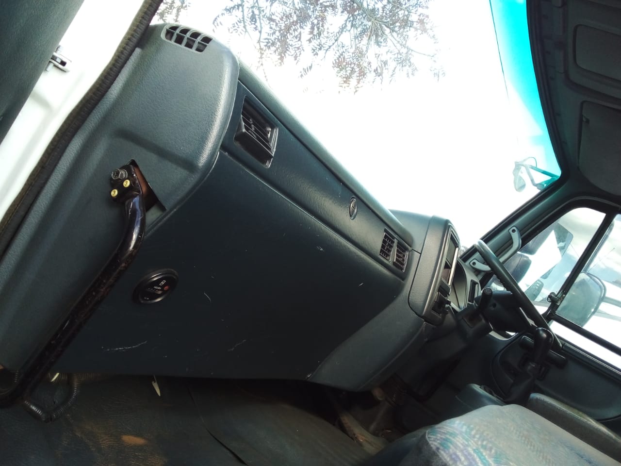 NISSAN UD80 (2012) DROPSIDE TRUCK FOR SALE IN PRETORIA GAUTENG