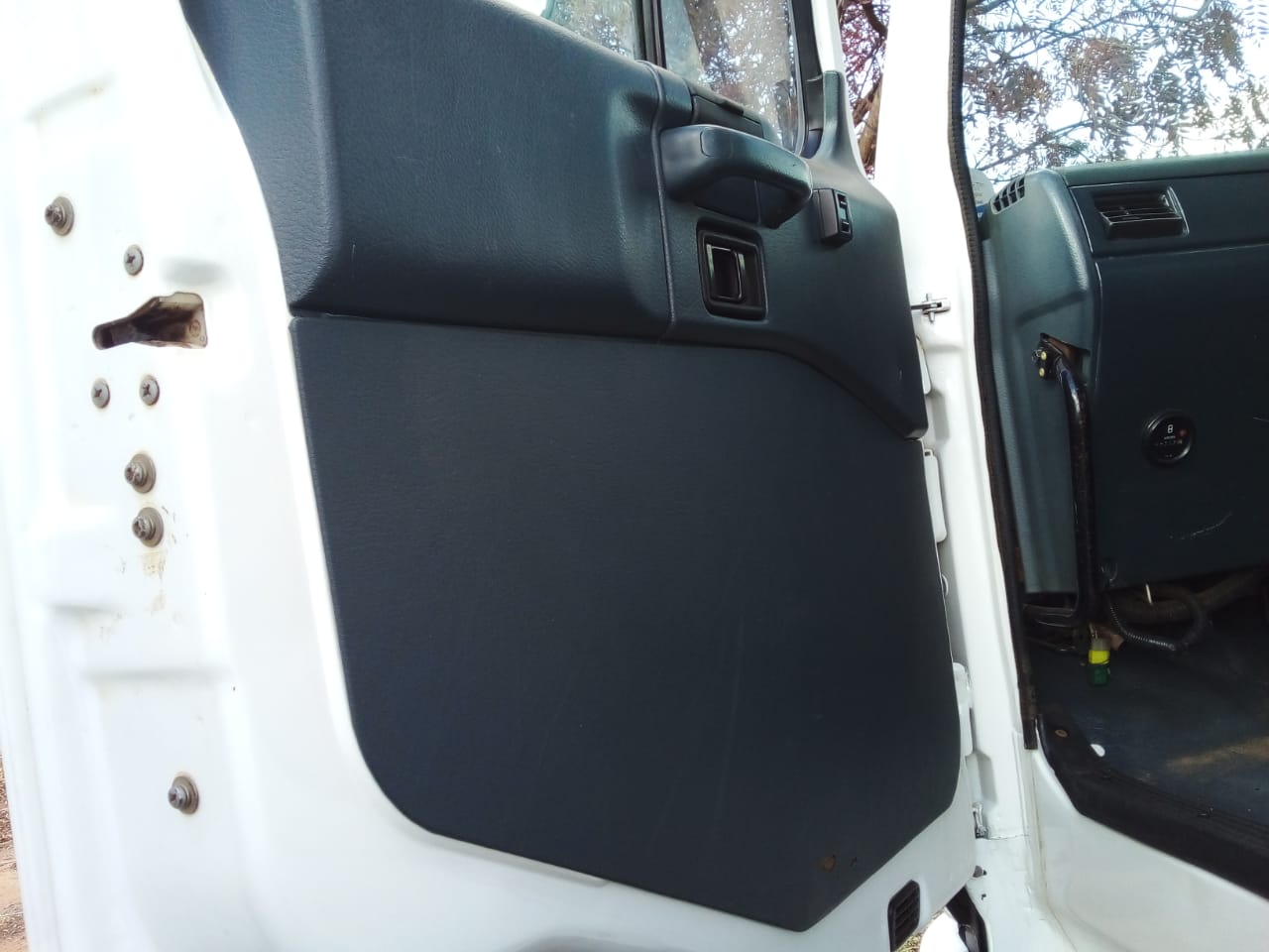 NISSAN UD80 (2012) DROPSIDE TRUCK FOR SALE IN PRETORIA GAUTENG