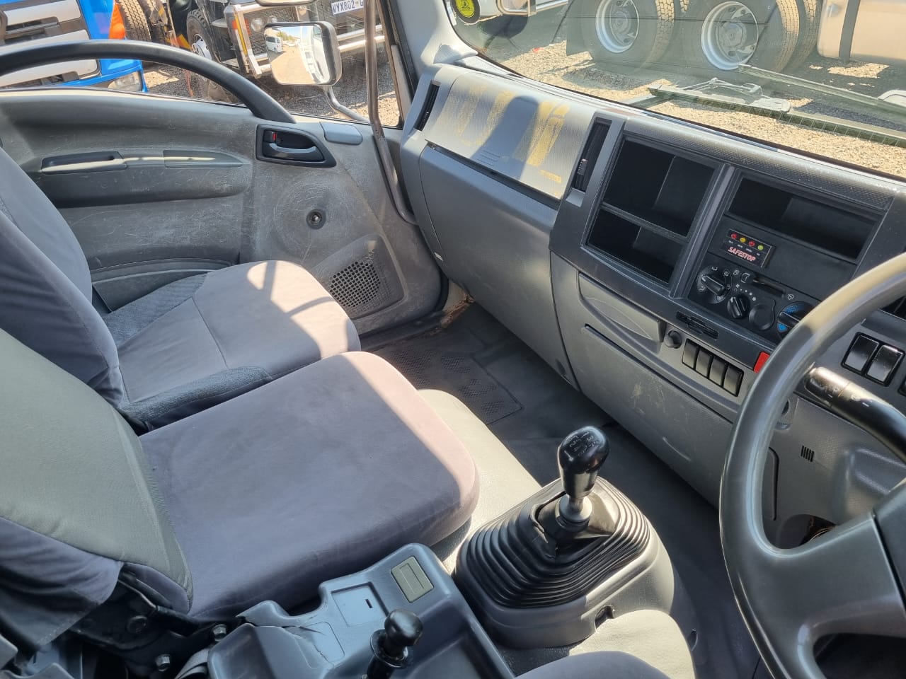 ISUZU FSR800 (2011) DROPSIDE TRUCK FOR SALE IN PRETORIA GAUTENG