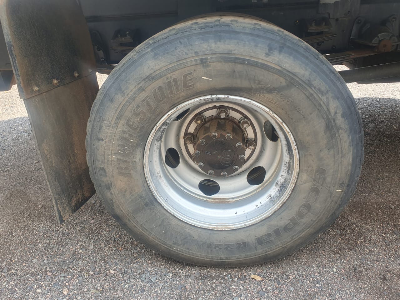NISSAN UD80(2005)TRUCK FOR SALE IN PRETORIA GAUTENG.