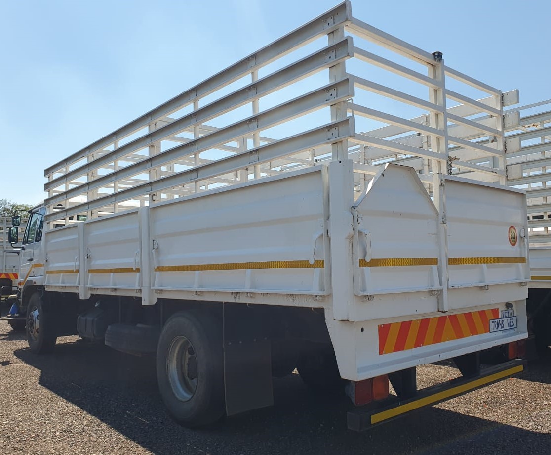 NISSAN UD80(2005)TRUCK FOR SALE IN PRETORIA GAUTENG.