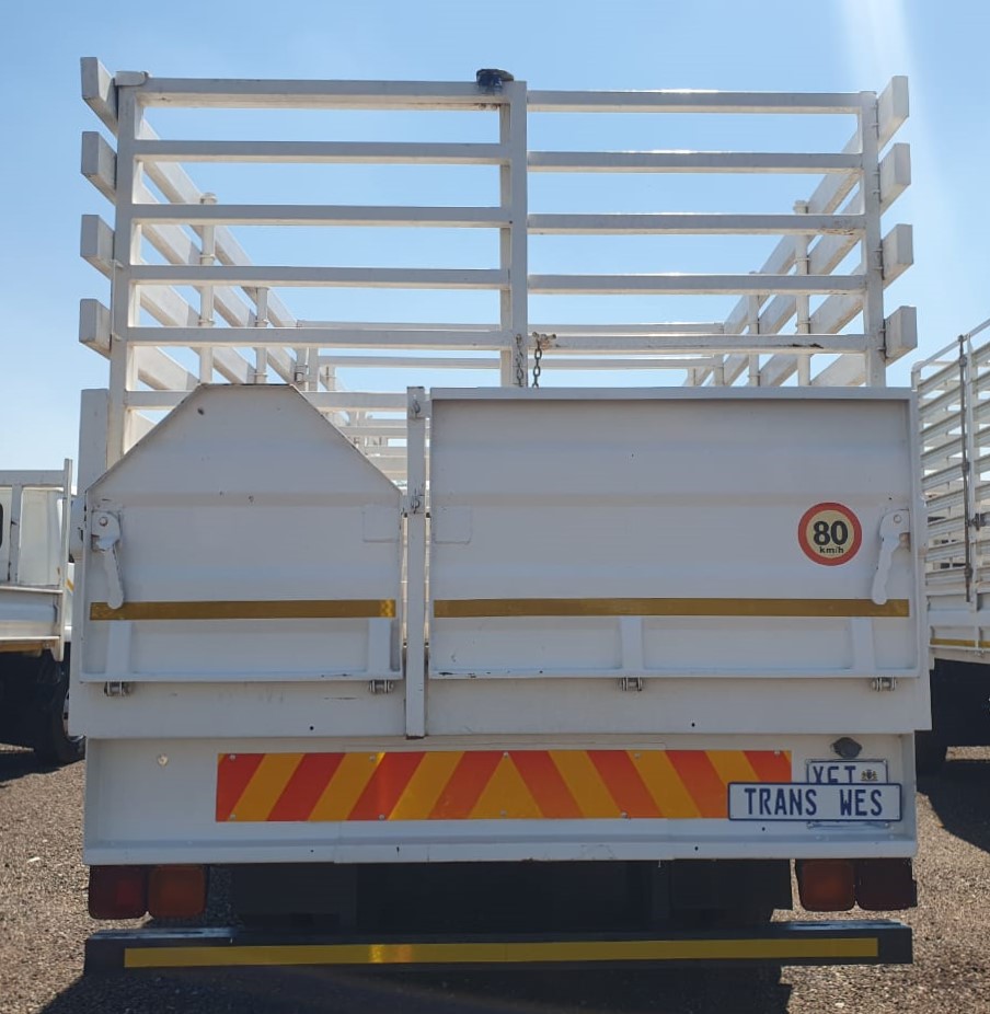 NISSAN UD80(2005)TRUCK FOR SALE IN PRETORIA GAUTENG.