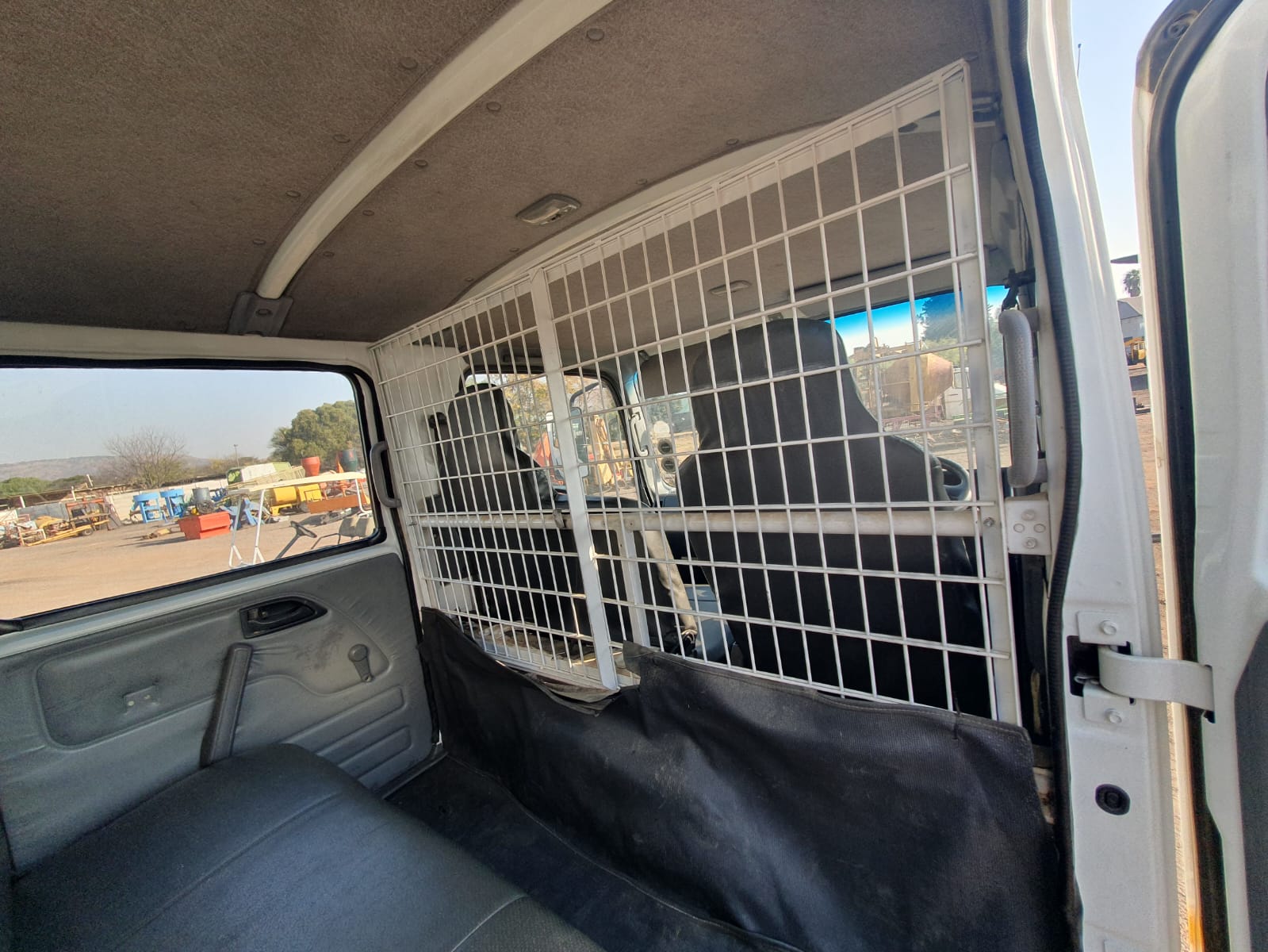ISUZU NMR250 (2013) TRUCK FOR SALE IN PRETORIA