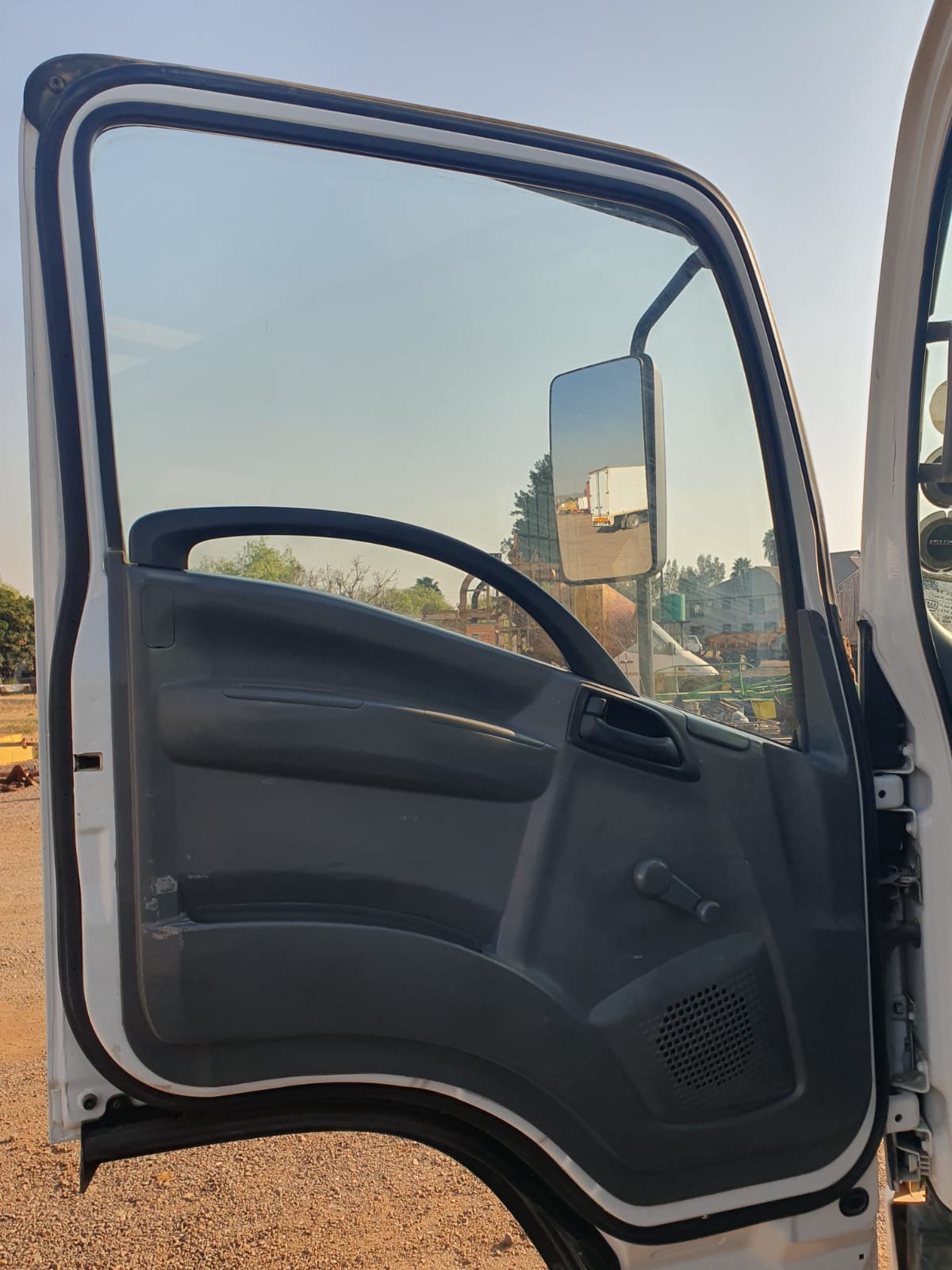 ISUZU NMR250 (2013) TRUCK FOR SALE IN PRETORIA