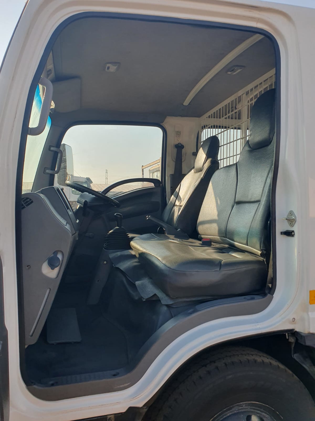 ISUZU NMR250 (2013) TRUCK FOR SALE IN PRETORIA
