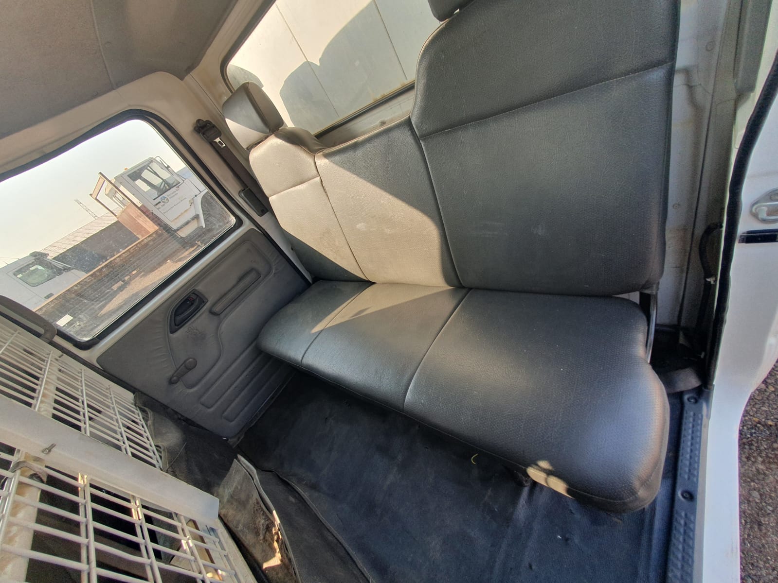 ISUZU NMR250 (2013) TRUCK FOR SALE IN PRETORIA