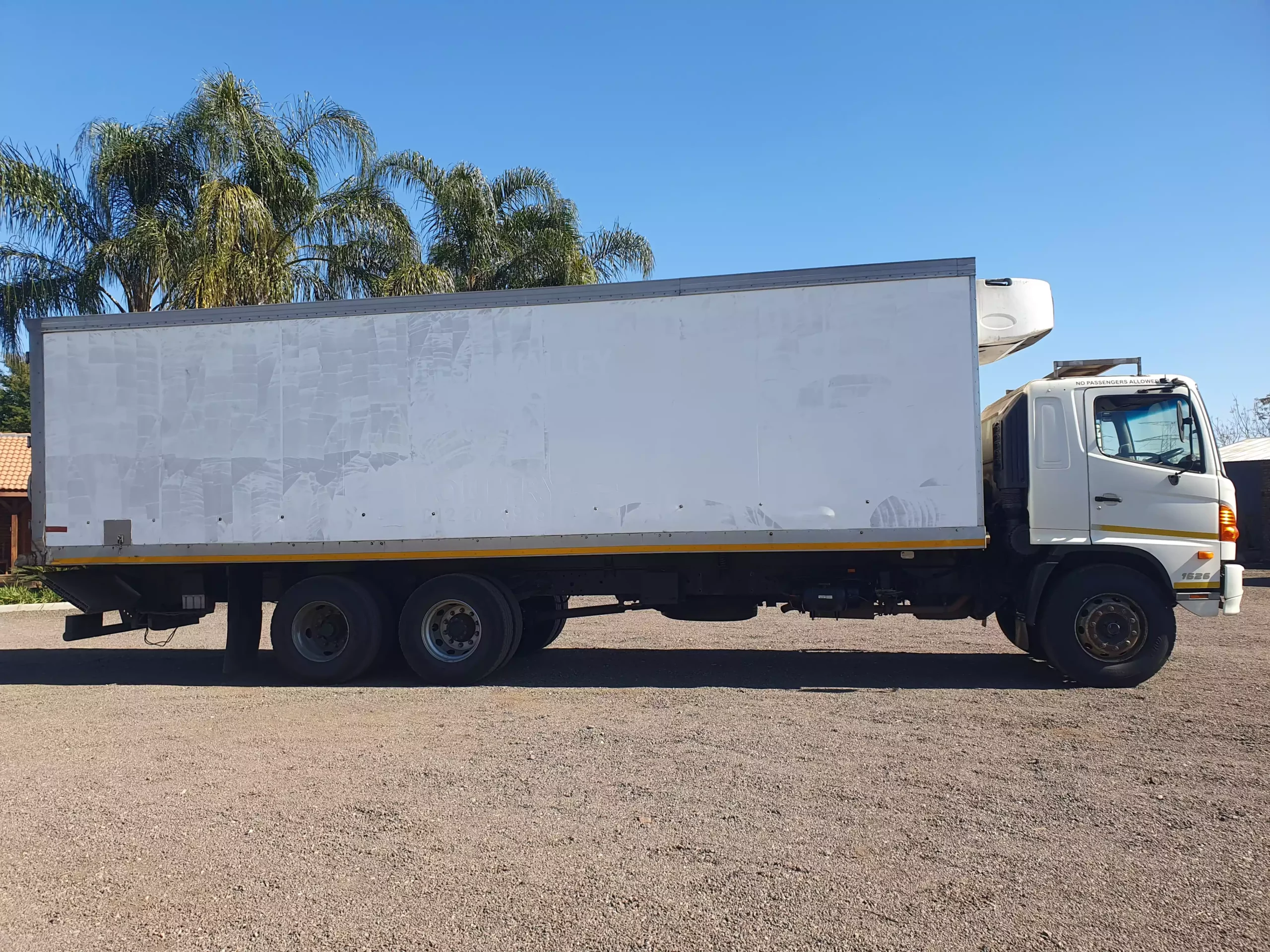 HINO 500 (2011) TRUCK FOR SALE IN PRETORIA GAUTENG.