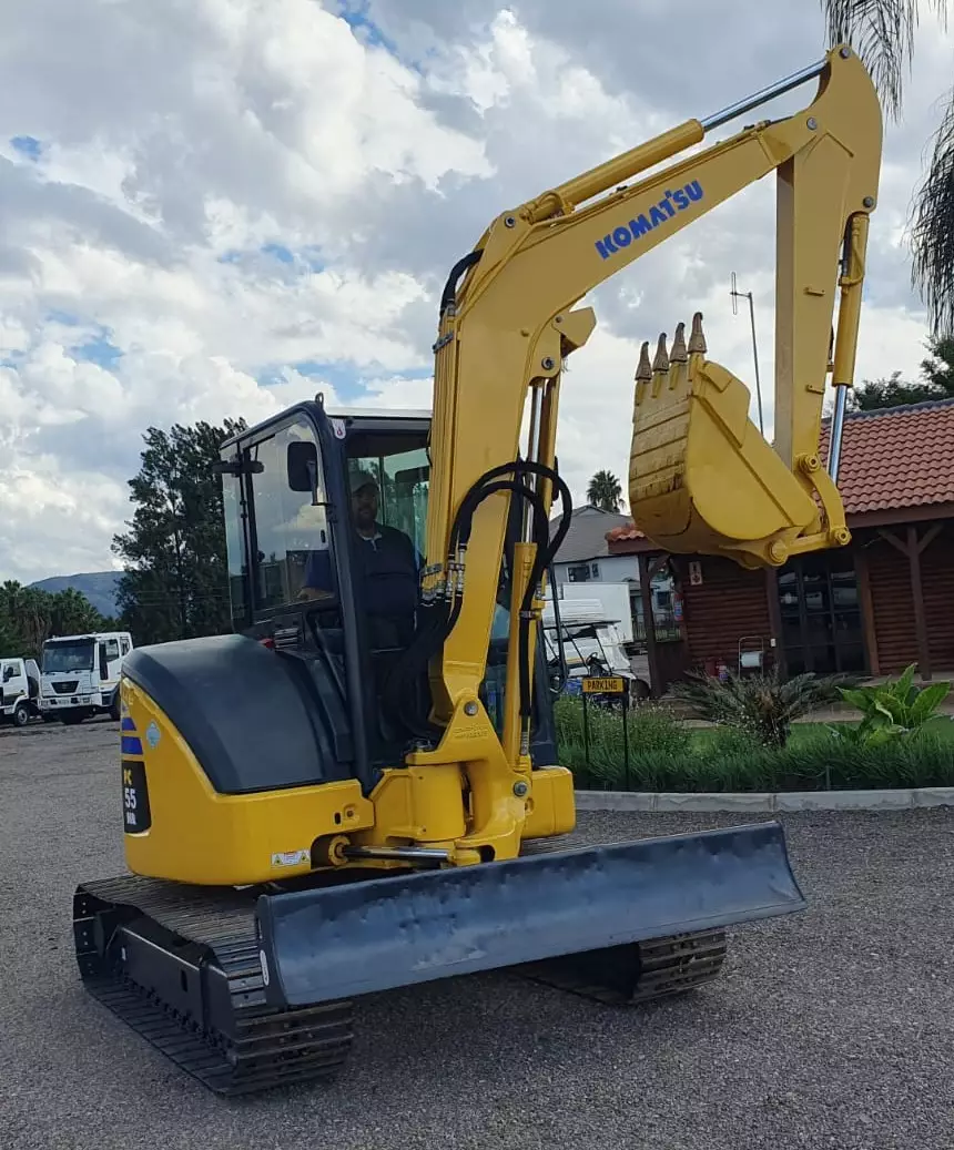 KOMATSU PC55MR (2018) EXCAVATOR FOR SALE IN PRETORIA GAUTENG
