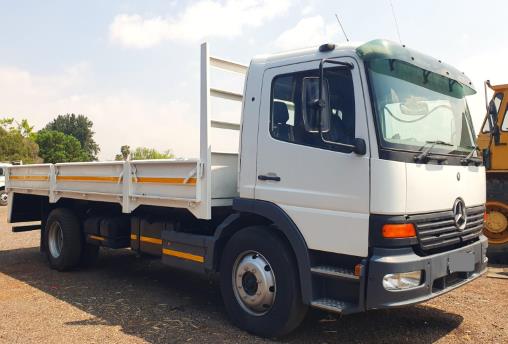 2000 Mercedes-Benz Atego 1517