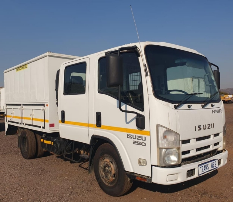 2013 Isuzu NMR 250